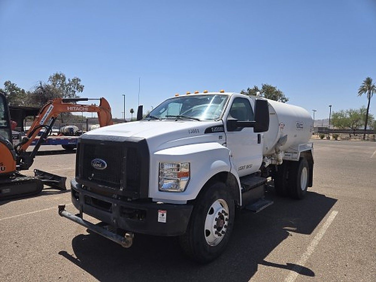 FORD F-750 photo 3