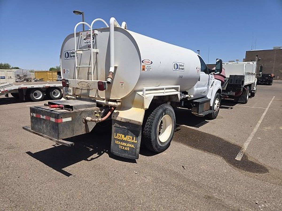 FORD F-750 photo 5