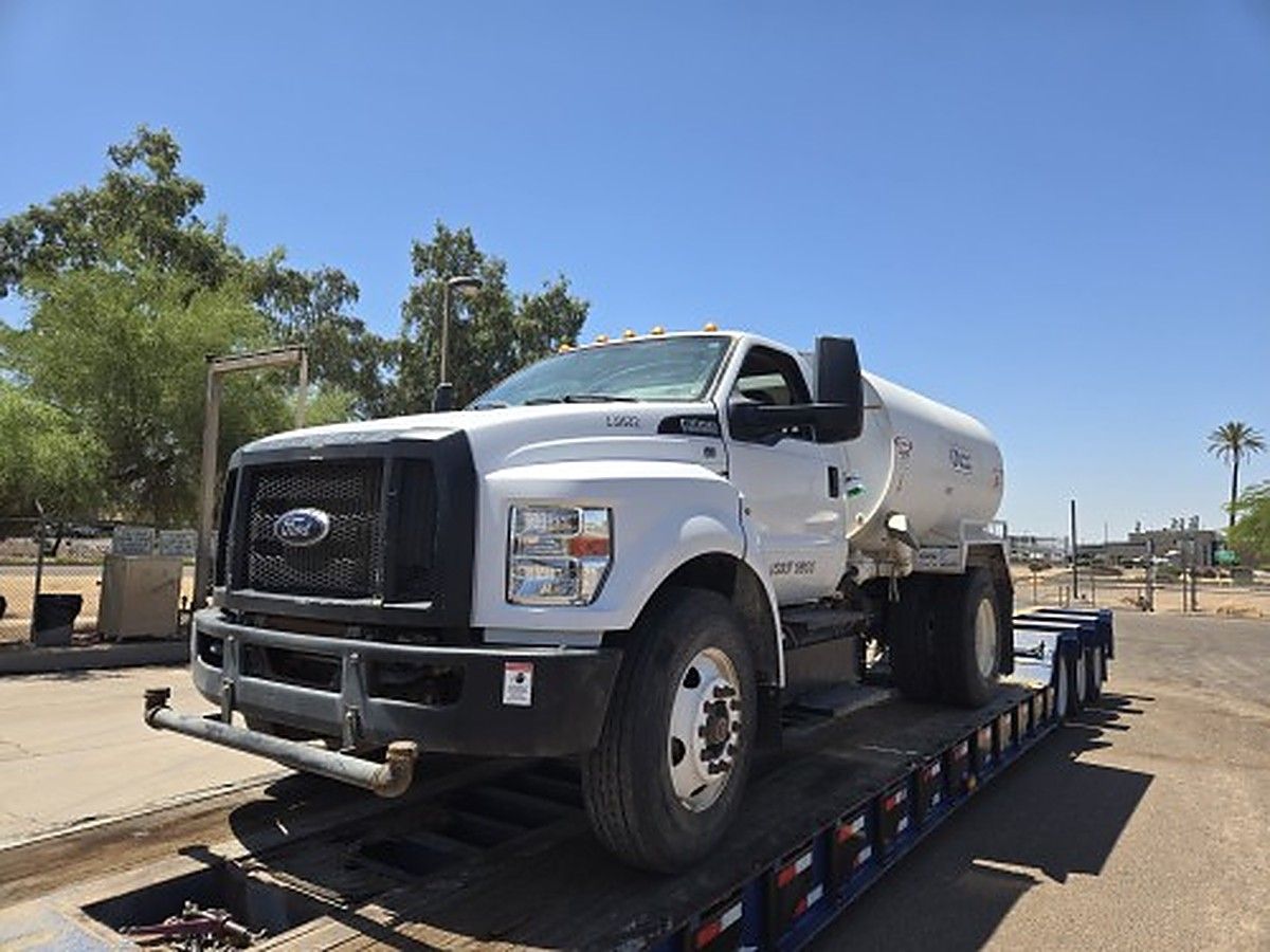 FORD F-750 photo 6