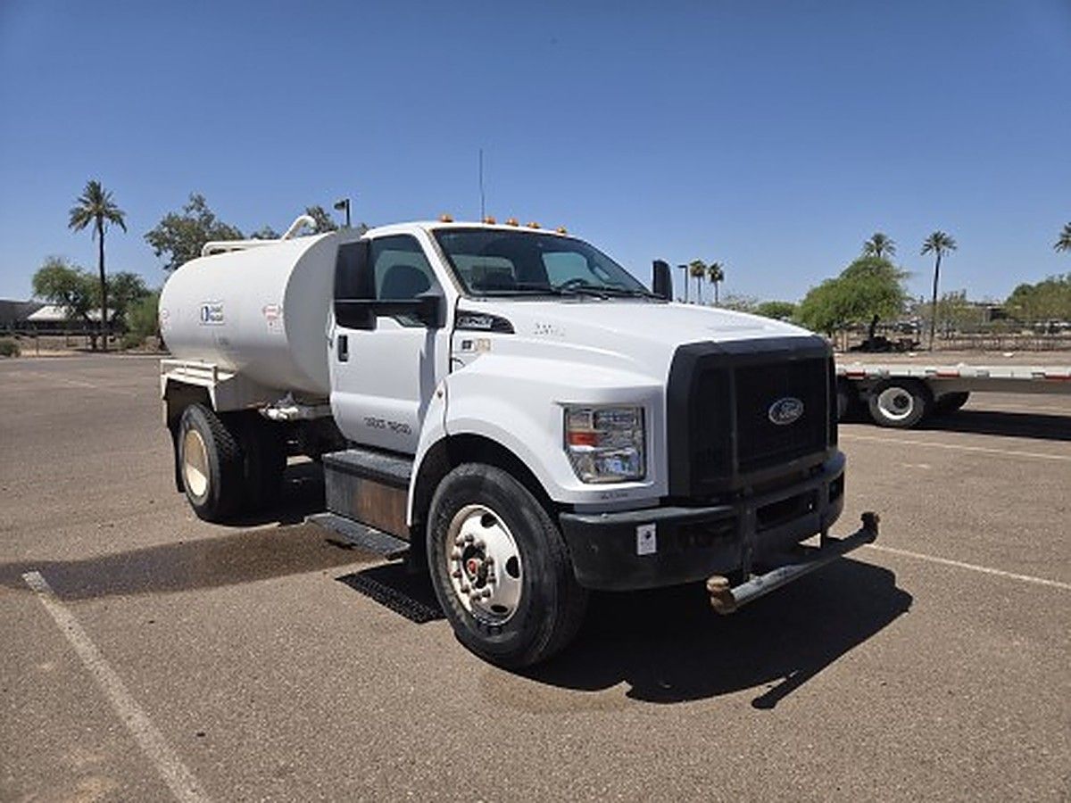 FORD F-750 photo 7