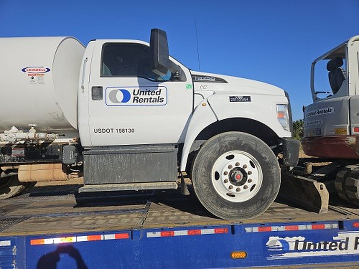 FORD F-750 photo 10