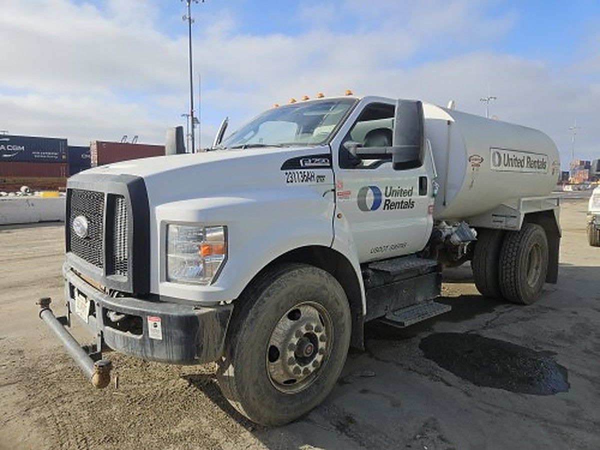 FORD F-750 photo 5