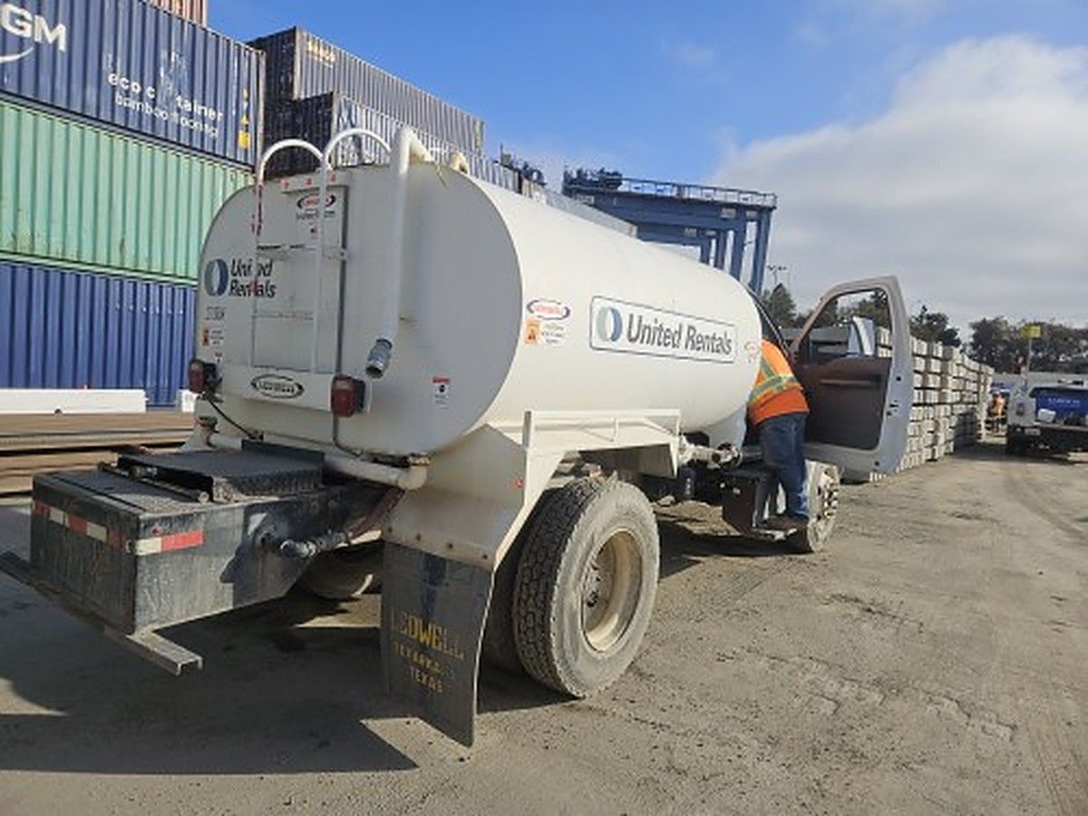 FORD F-750 photo 7