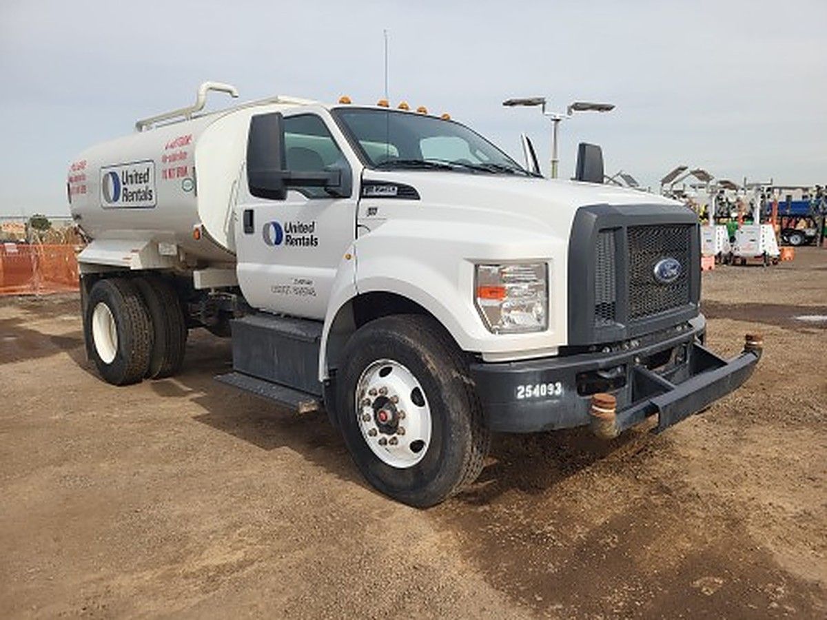 FORD F-750 photo 3