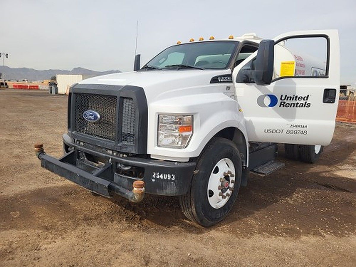 FORD F-750 photo 4