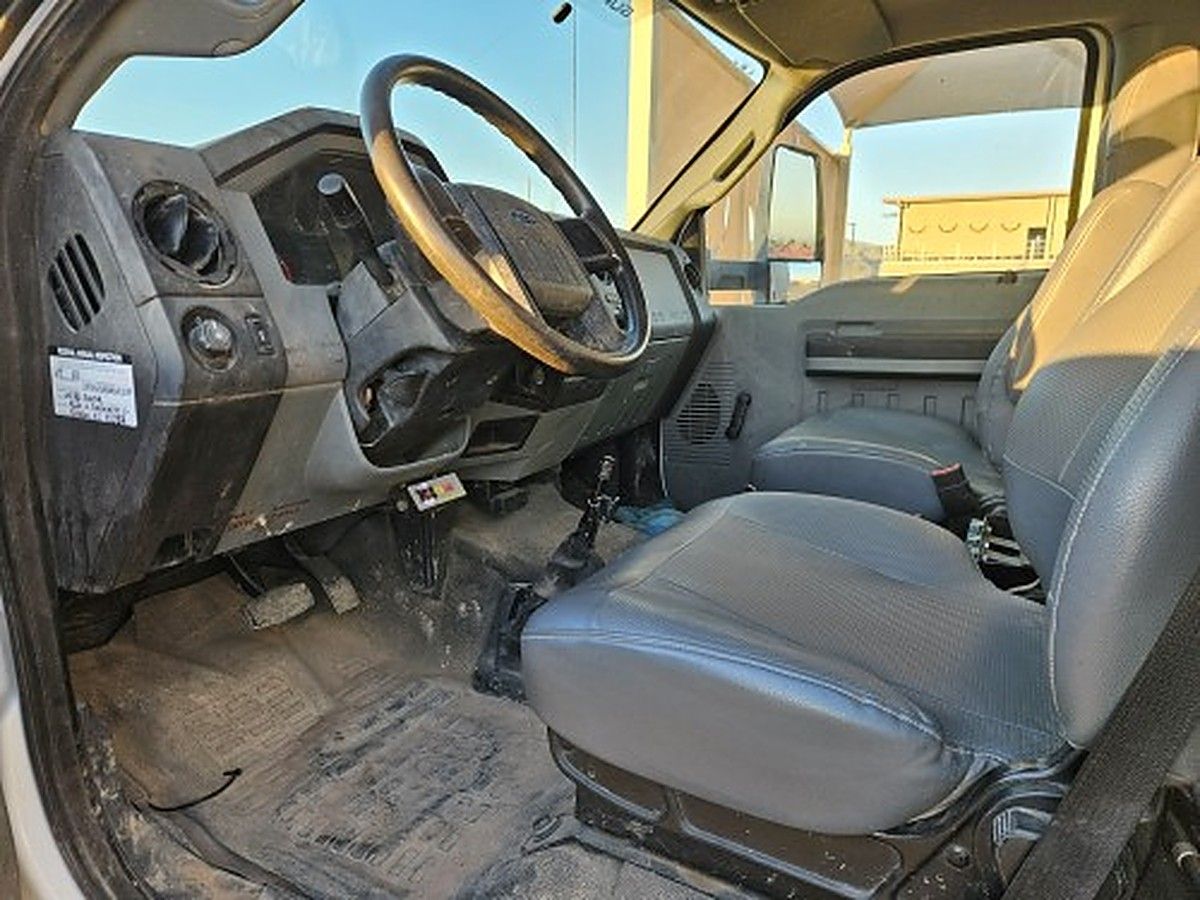 FORD F-750 photo 4