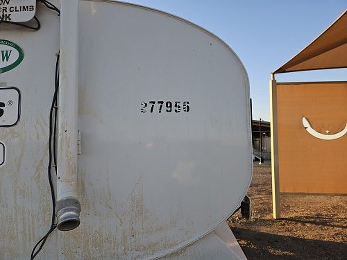 FORD F-750 photo 6