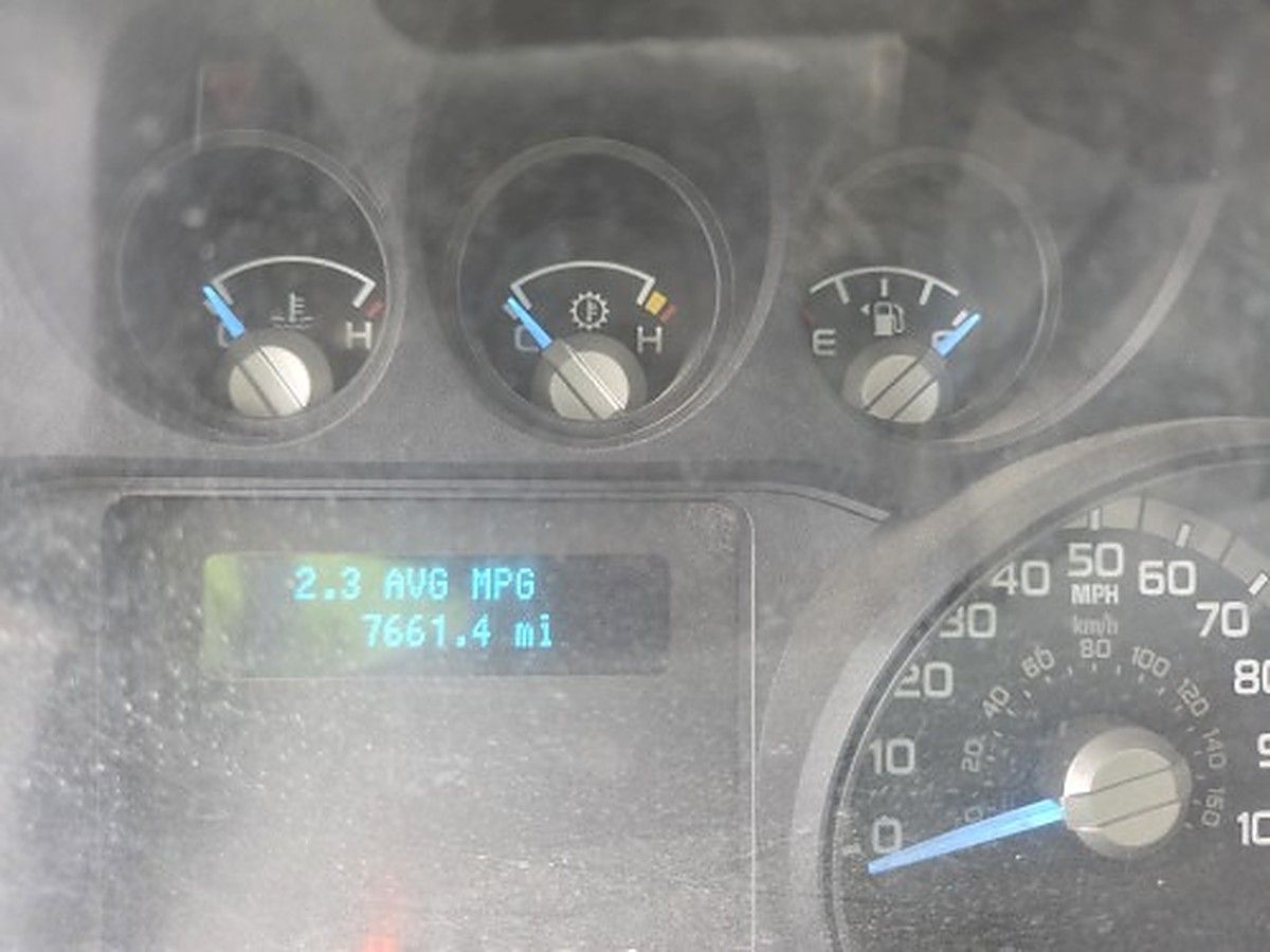 FORD F-750 photo 13