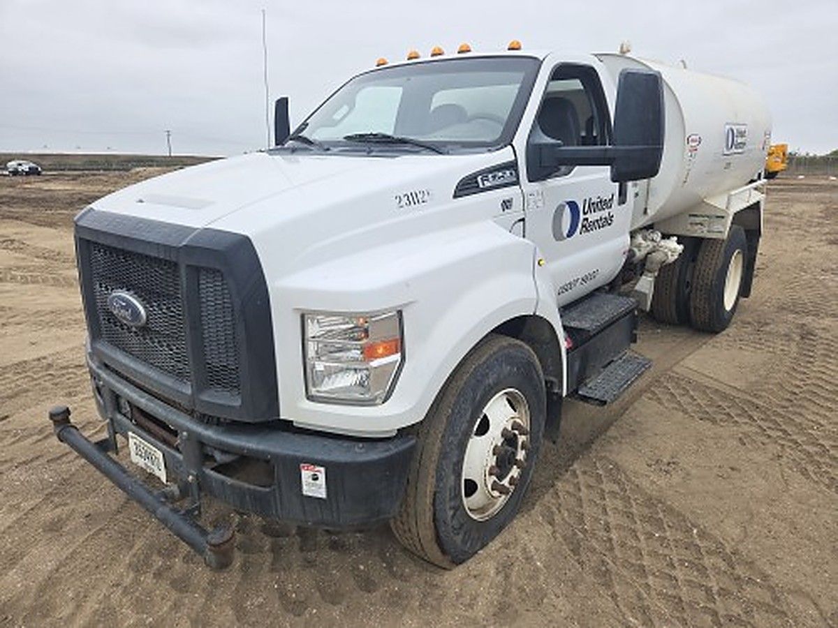 FORD F-750 photo 4