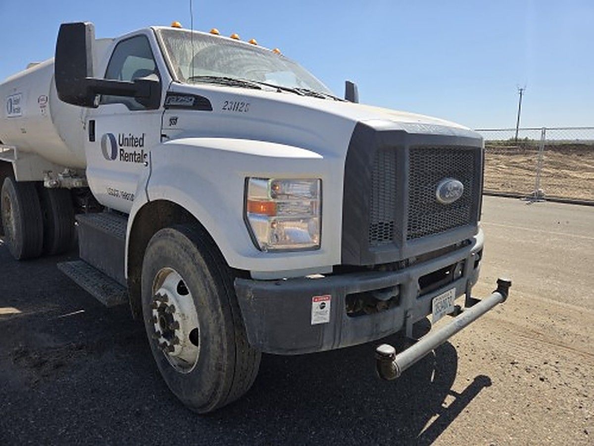 FORD F-750 photo 5