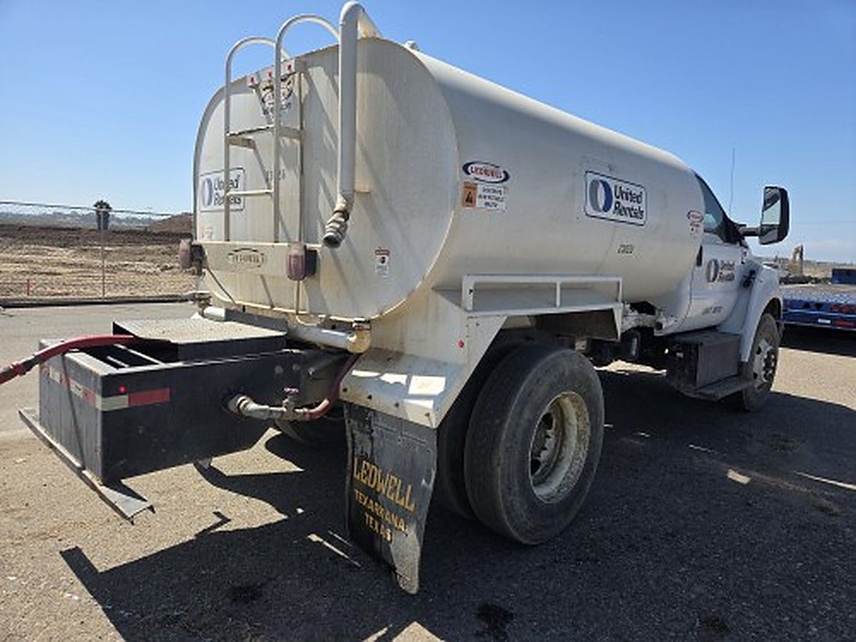 FORD F-750 photo 6