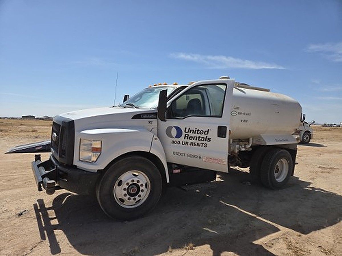 FORD F-750 photo 4