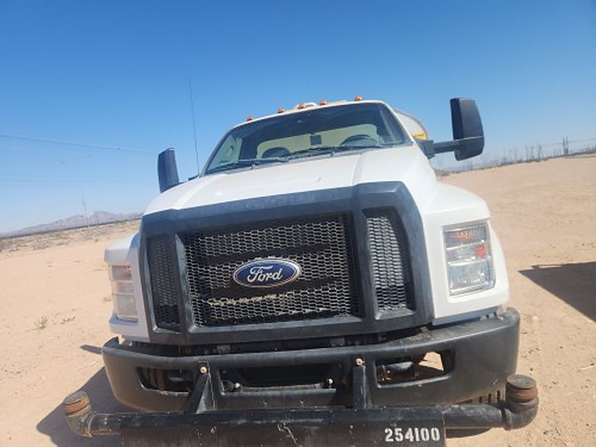 FORD F-750 photo 5