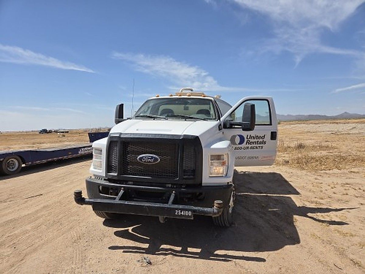 FORD F-750 photo 6