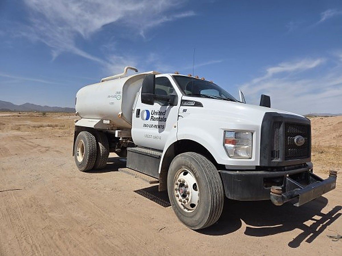 FORD F-750 photo 7