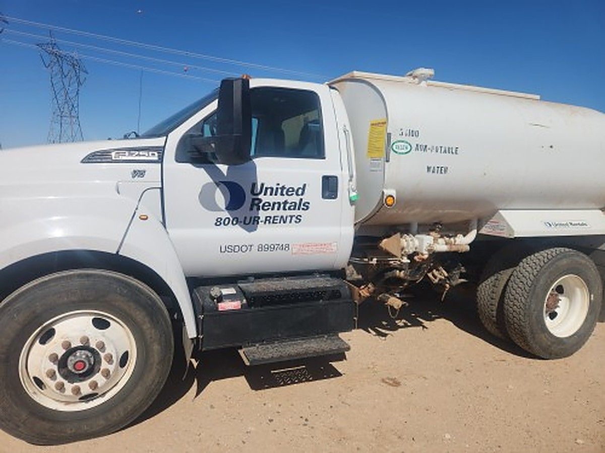 FORD F-750 photo 9