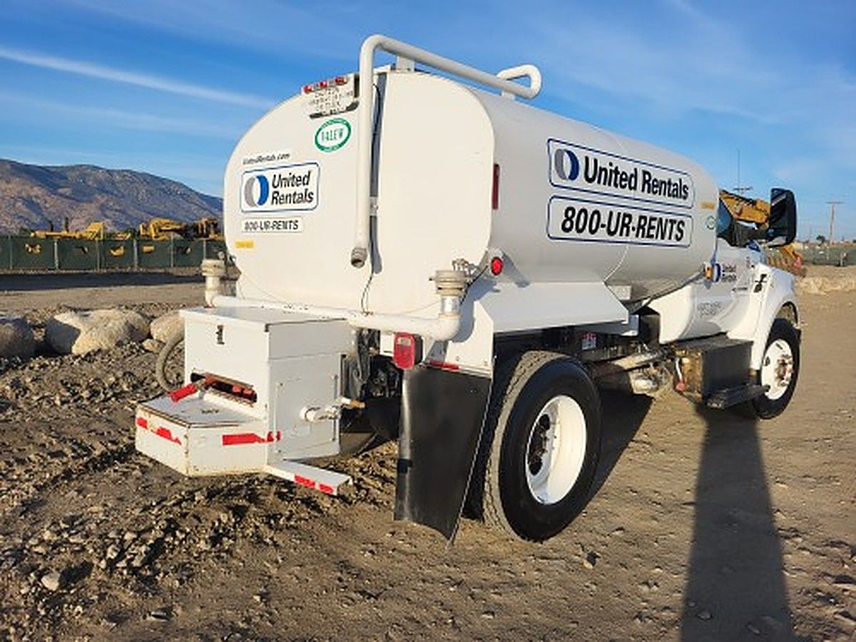 FORD F-750 WATER photo 4