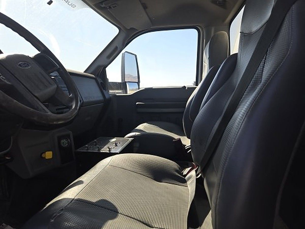 FORD F-750 WATER photo 2