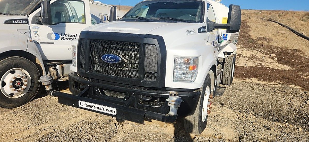 FORD F-750 WATER photo 3