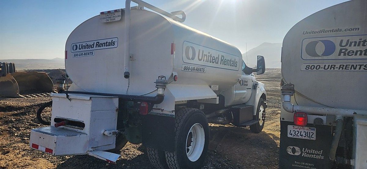 FORD F-750 WATER photo 5
