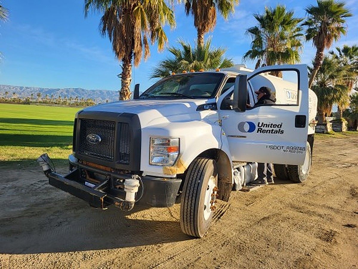 FORD F-750 WATER photo 3