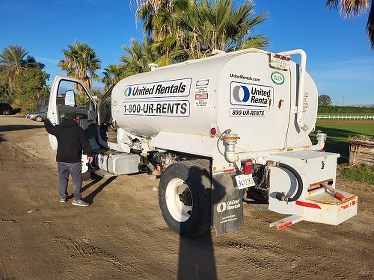 FORD F-750 WATER photo 6