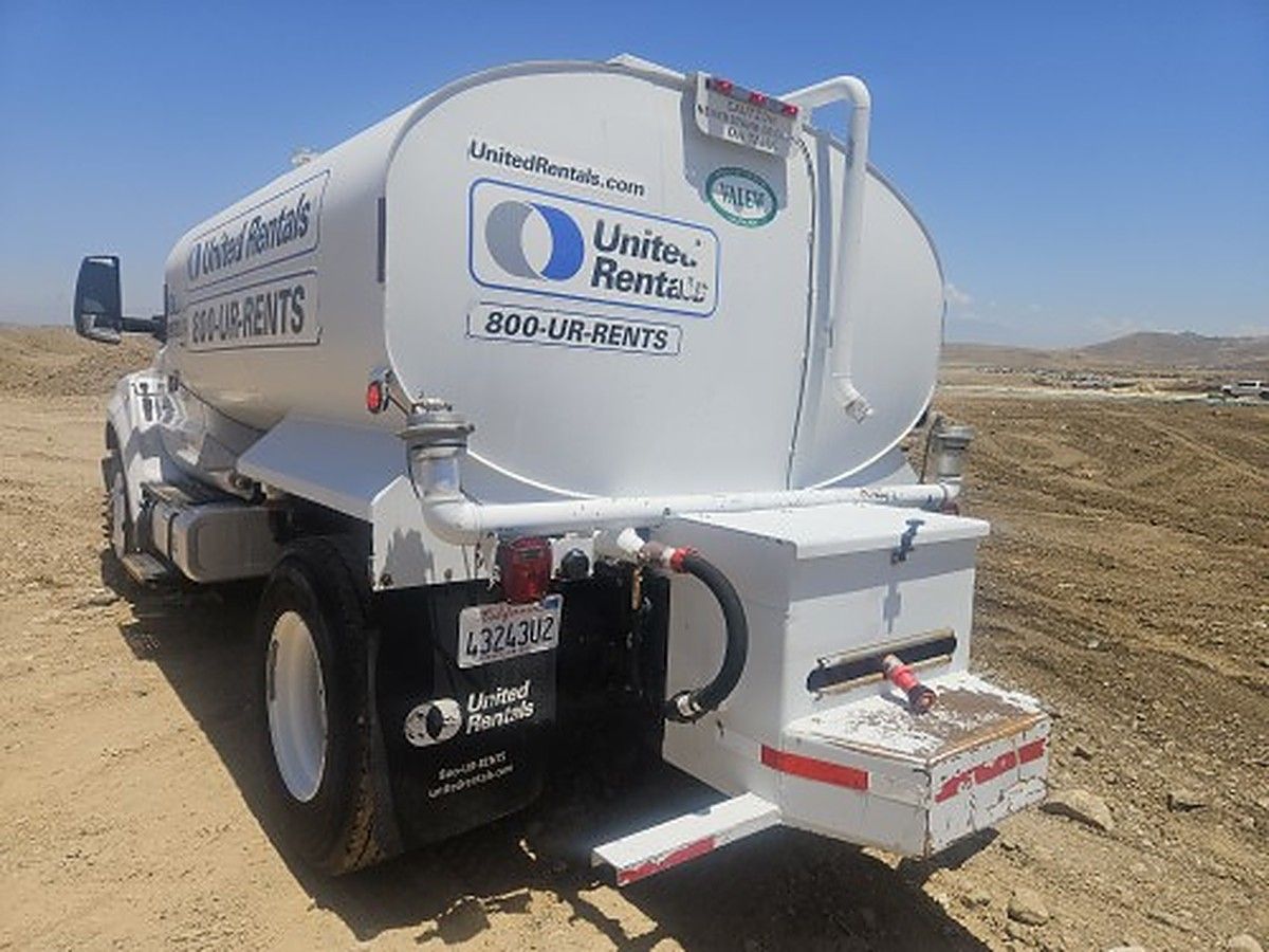 FORD F-750 WATER photo 4