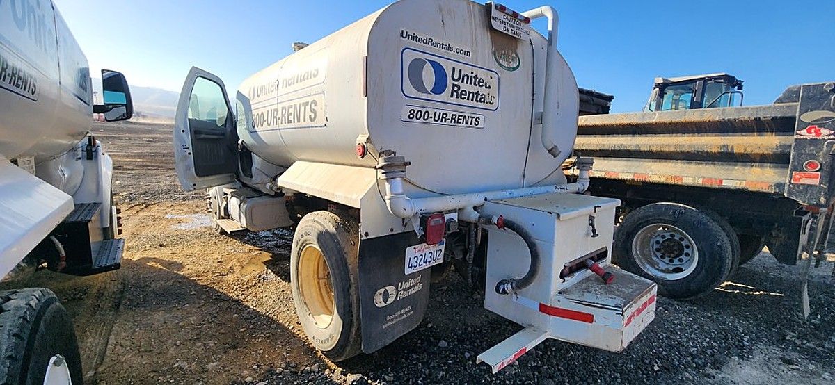 FORD F-750 WATER photo 6