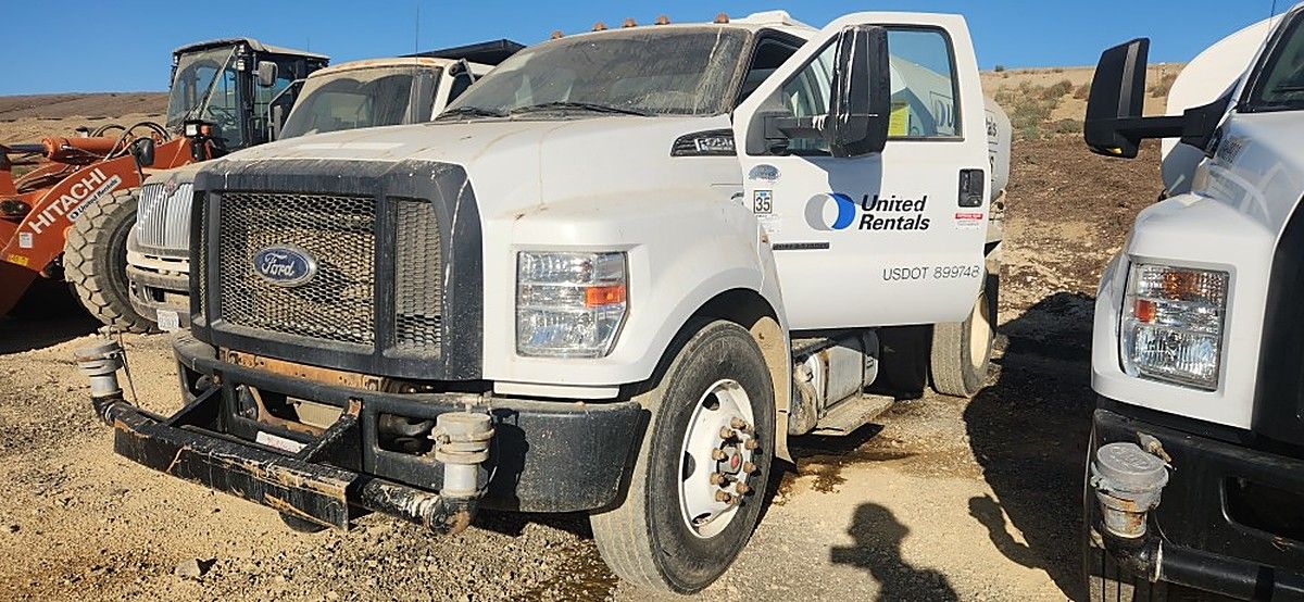FORD F-750 WATER photo 10
