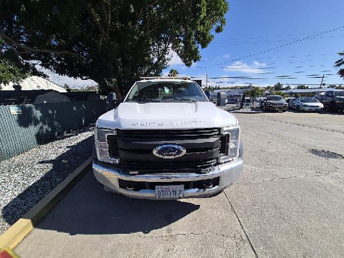 FORD F550REGXLD2WD photo 3