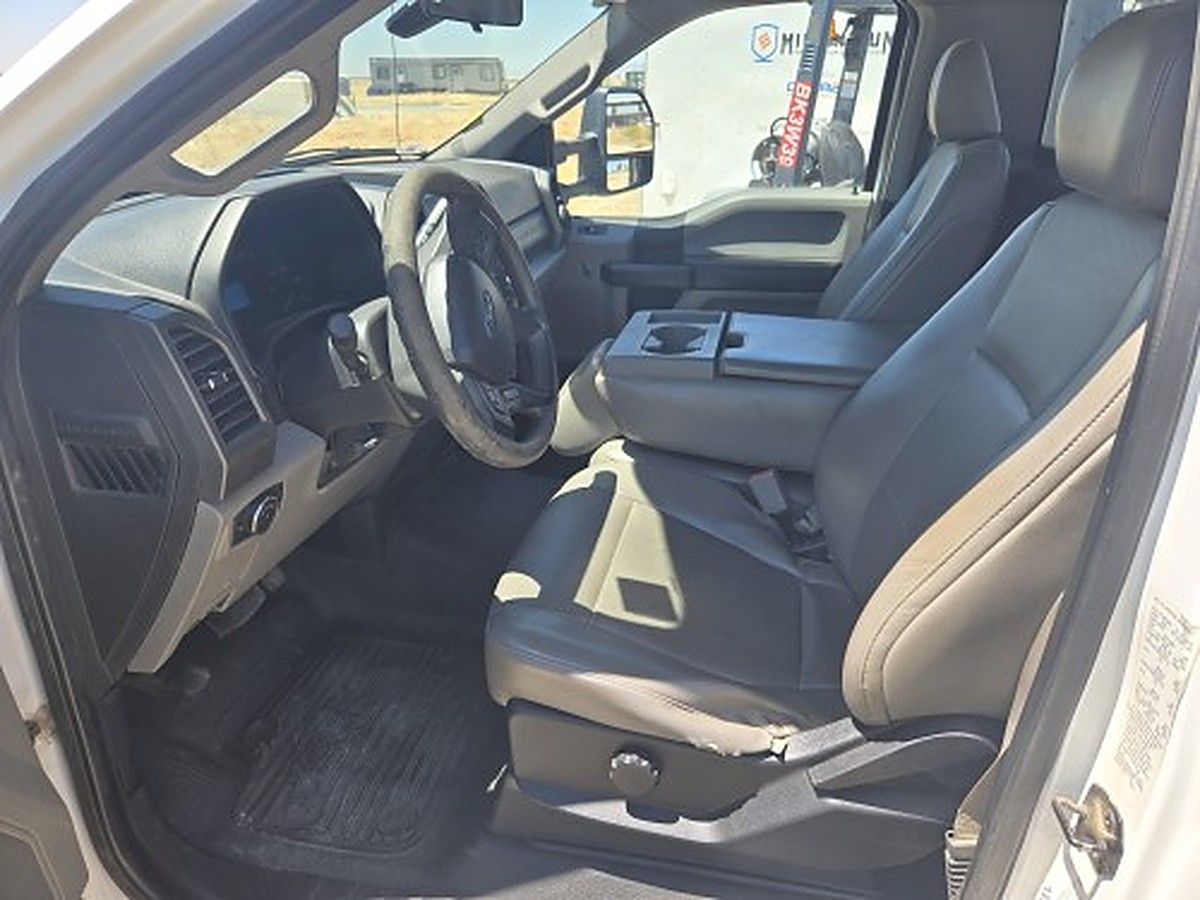 FORD F550REGXLD4WD photo 2