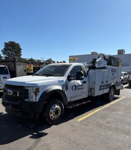 2019 Ford F550REGXLG4WD TRUCK WITH SERVICE BODY > 1 TON