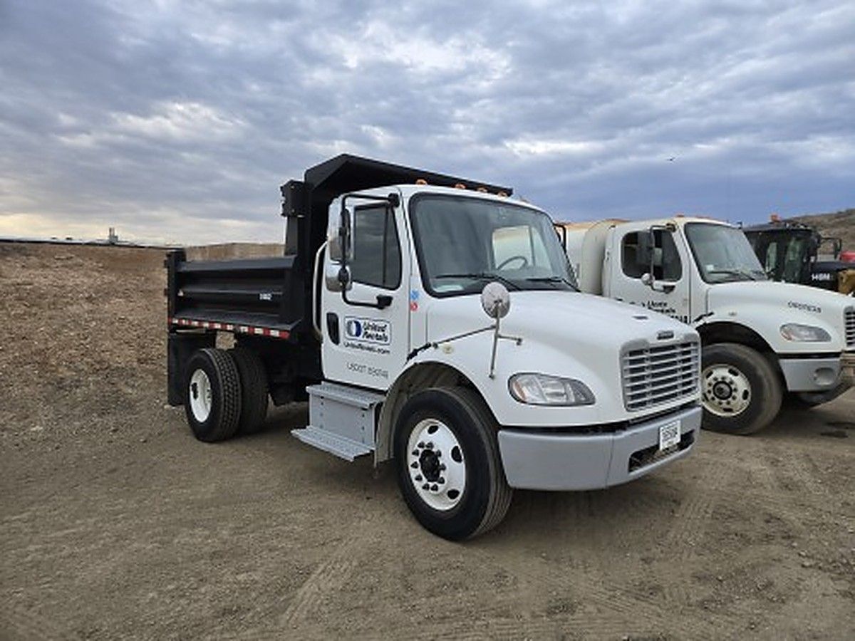 FREIGHTLNR M2106HD photo 2
