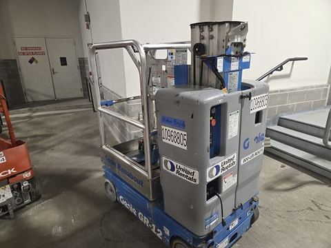 2019 GENIE GR-12 Vertical Lift 12' Elec Self Propelled