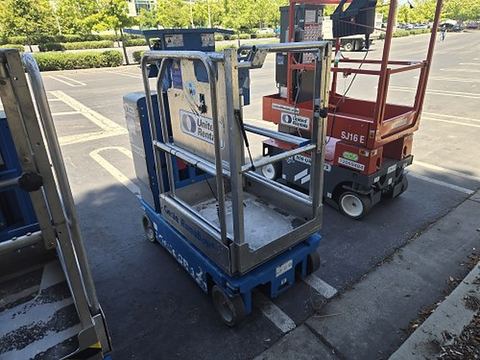 2019 GENIE GR-12 Vertical Lift 12' Elec Self Propelled