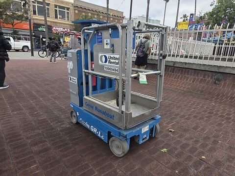 2019 GENIE GR-12 Vertical Lift 12' Elec Self Propelled