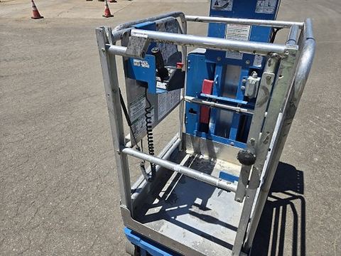 2019 GENIE GR-12 Vertical Lift 12' Elec Self Propelled
