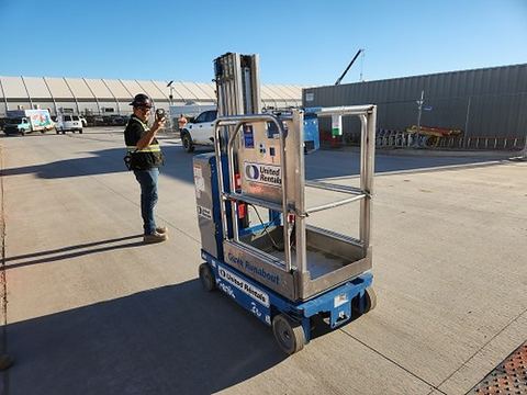 2019 GENIE GR-20 Vertical Lift 18-20' Elec Self Propelled
