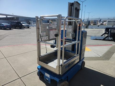 2019 GENIE GR-20 Vertical Lift 18-20' Elec Self Propelled