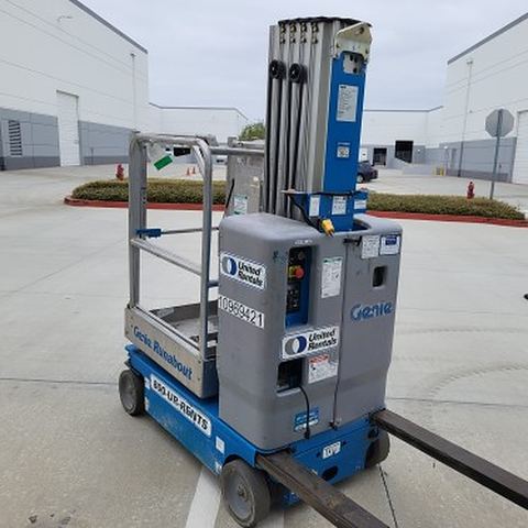2019 GENIE GR-20 Vertical Lift 18-20' Elec Self Propelled