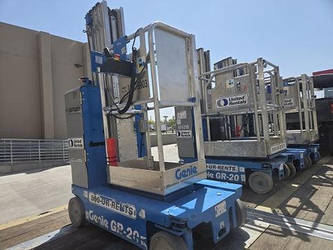 2019 GENIE GR-20 Vertical Lift 18-20' Elec Self Propelled