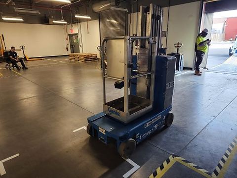 2019 GENIE GR-20 Vertical Lift 18-20' Elec Self Propelled