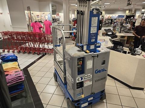 2019 GENIE GR-20 Vertical Lift 18-20' Elec Self Propelled