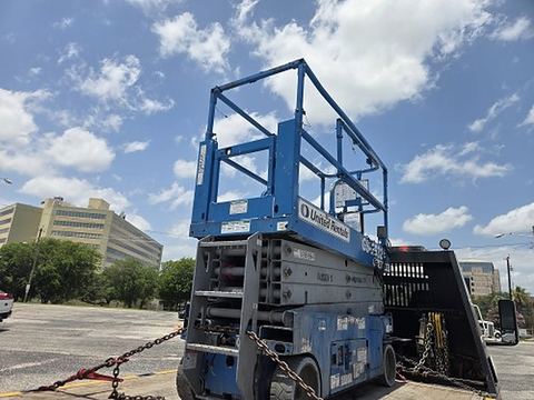 2019 GENIE GS-2632 Scissor Lift 24-26' Electric 30-36" Wide