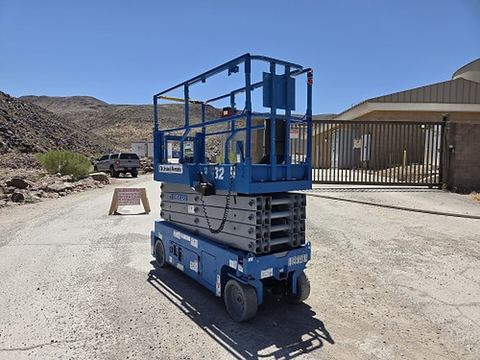 2019 GENIE GS-3232 Scissor Lift 30-33' Electric 32" Wide