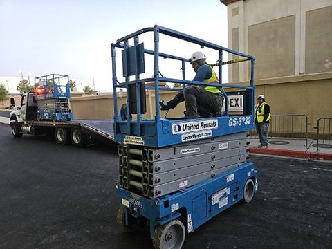 2019 GENIE GS-3232 Scissor Lift 30-33' Electric 32" Wide