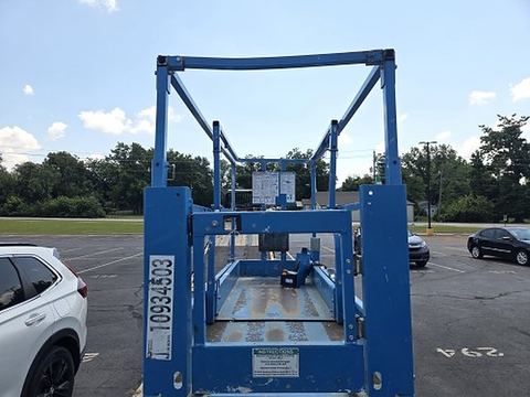 2019 GENIE GS-3232 Scissor Lift 30-33' Electric 32" Wide