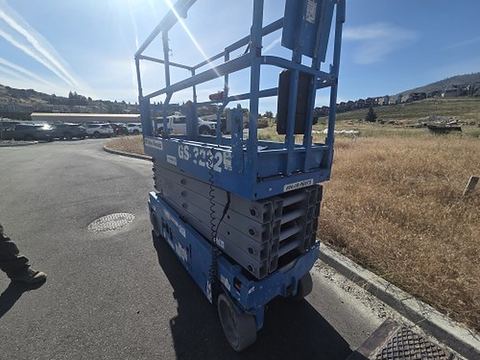 2019 GENIE GS-3232 Scissor Lift 30-33' Electric 32" Wide