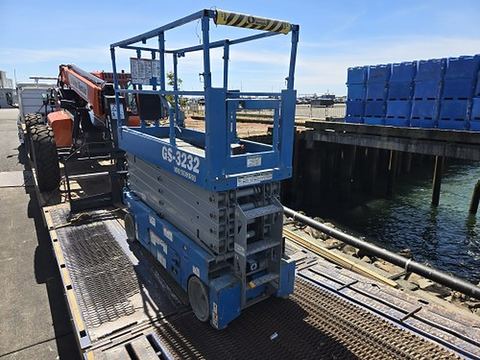2019 GENIE GS-3232 Scissor Lift 30-33' Electric 32" Wide