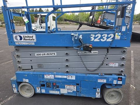 2019 GENIE GS-3232 Scissor Lift 30-33' Electric 32" Wide